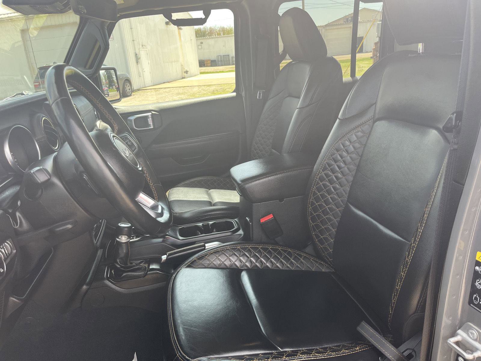 Used 2022 Jeep Gladiator Overland AWD/4WD image 16