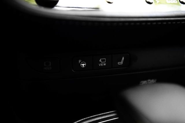 Used 2023 Lexus LS 500h AWD w/ Luxury Package image 41