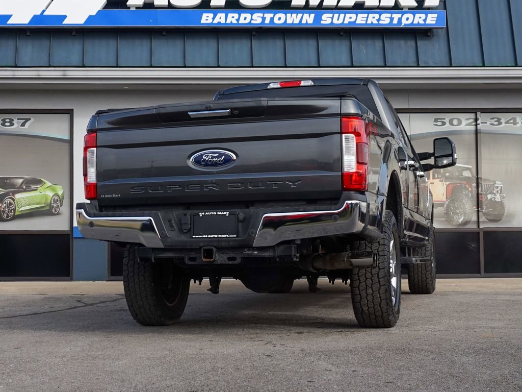 Used 2018 Ford F250 Lariat w/ Chrome Package image 3