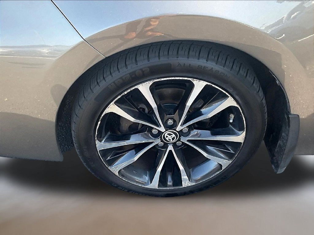 Used 2017 Toyota Corolla SE w/ Carpet Mat Package (TMS) FWD image 31