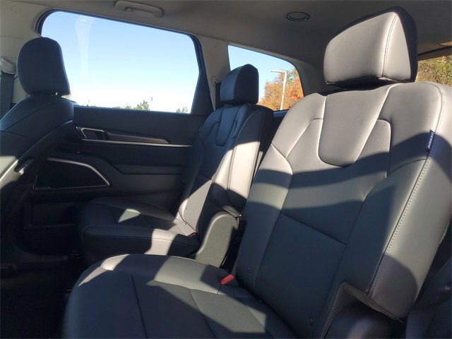 New 2025 Kia Telluride S image 9