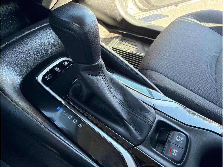 Used 2020 Toyota Corolla LE image 10