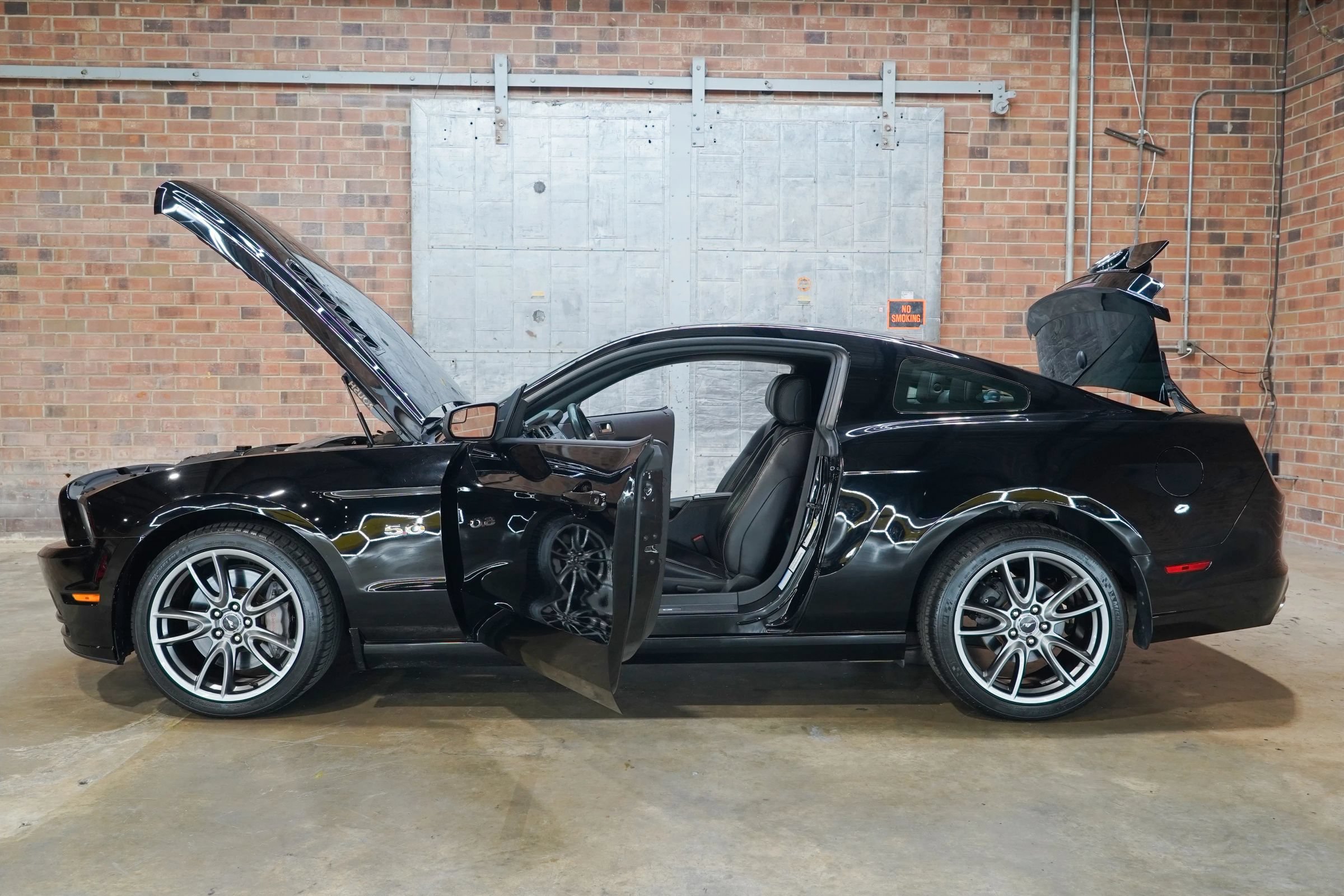 Used 2013 Ford Mustang GT Premium w/ Brembo Brake Pkg RWD image 26