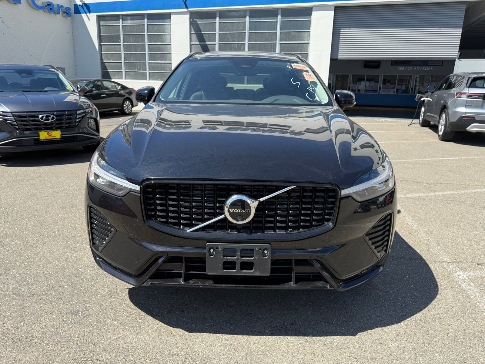 Used 2025 Volvo XC60 B5 Plus image 9