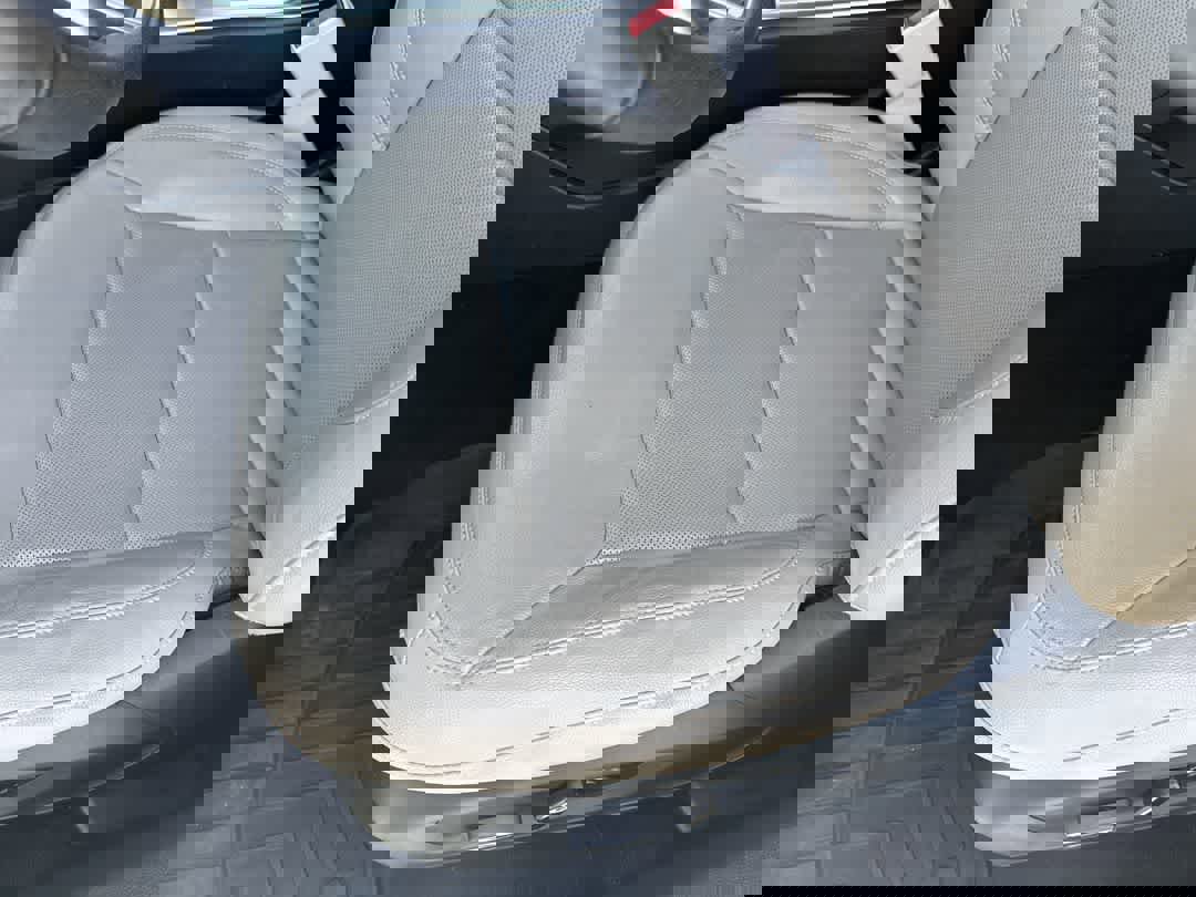 Used 2020 Ford Explorer Limited w/ Class III Trailer Tow Package RWD image 11