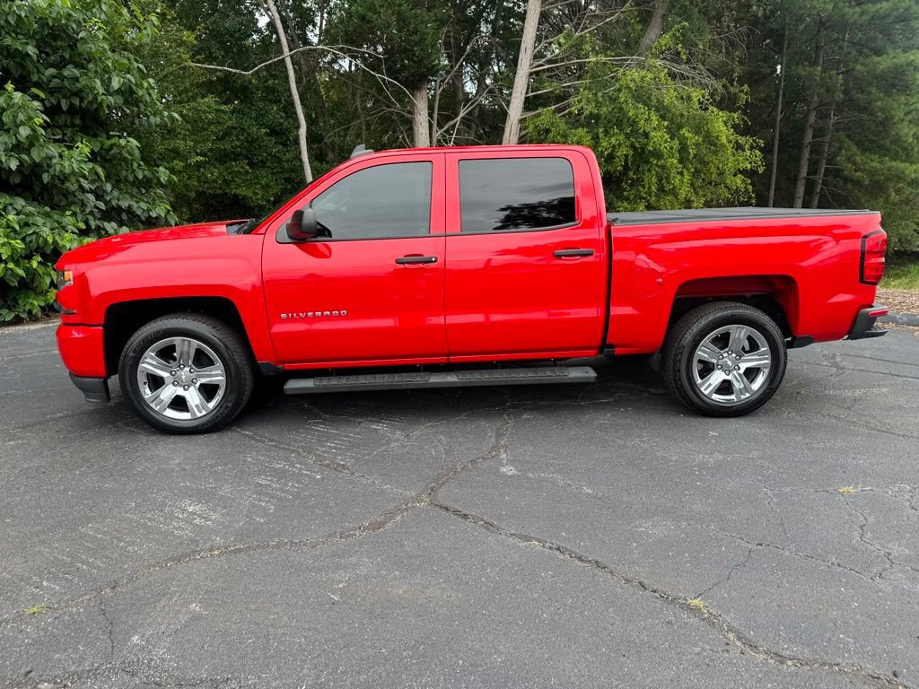 Used 2018 Chevrolet Silverado 1500 Custom w/ Custom Value Package RWD image 2
