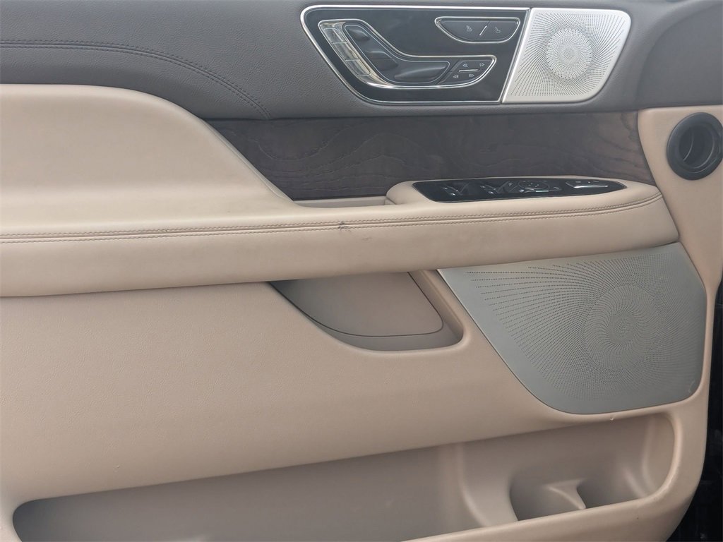 Used 2022 Lincoln Navigator L Reserve image 10