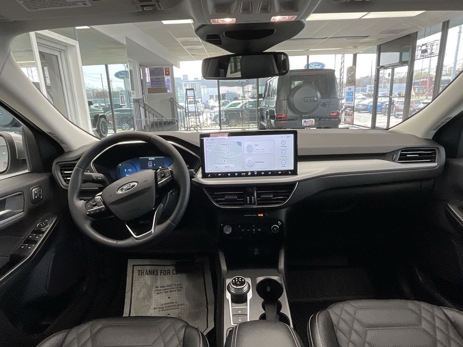 Used 2023 Ford Escape Platinum w/ Premium Technology Package AWD/4WD image 17