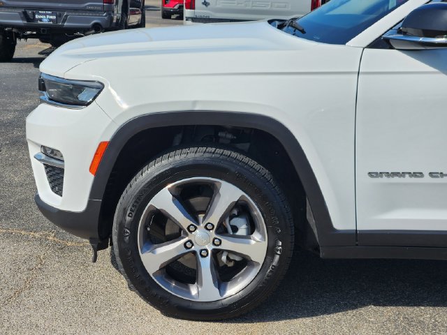 Used 2023 Jeep Grand Cherokee Limited w/ Trailer Tow Prep Group (B) RWD image 8