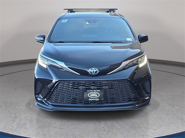 Used 2022 Toyota Sienna XSE image 3