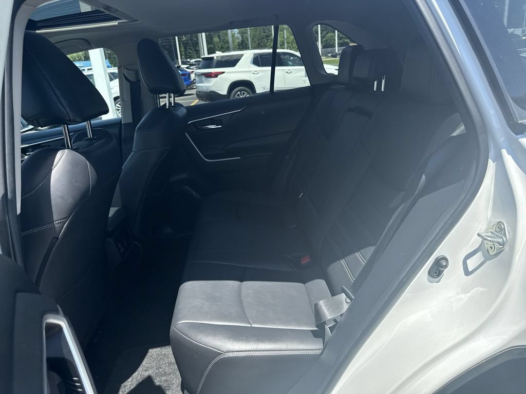 Used 2021 Toyota RAV4 XLE Premium FWD image 18