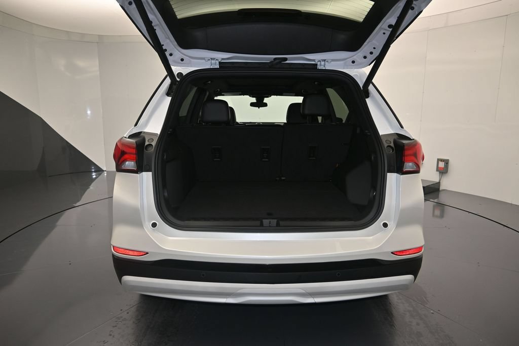 Used 2024 Chevrolet Equinox RS w/ RS Leather Package AWD/4WD image 26