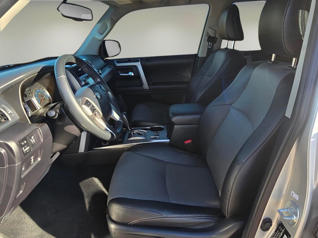 Used 2016 Toyota 4Runner SR5 Premium image 12