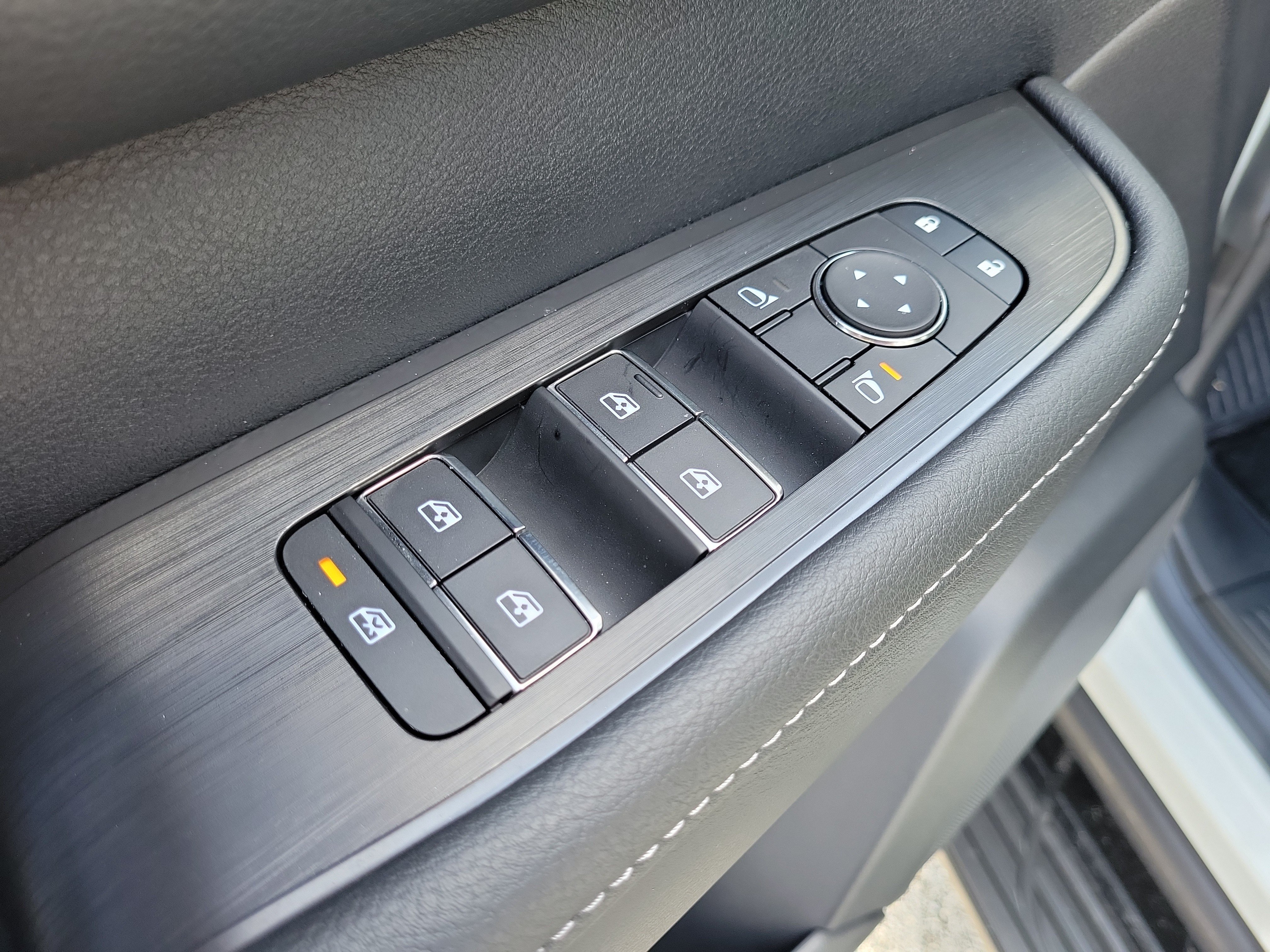 Certified 2025 Nissan Armada SV AWD/4WD image 10