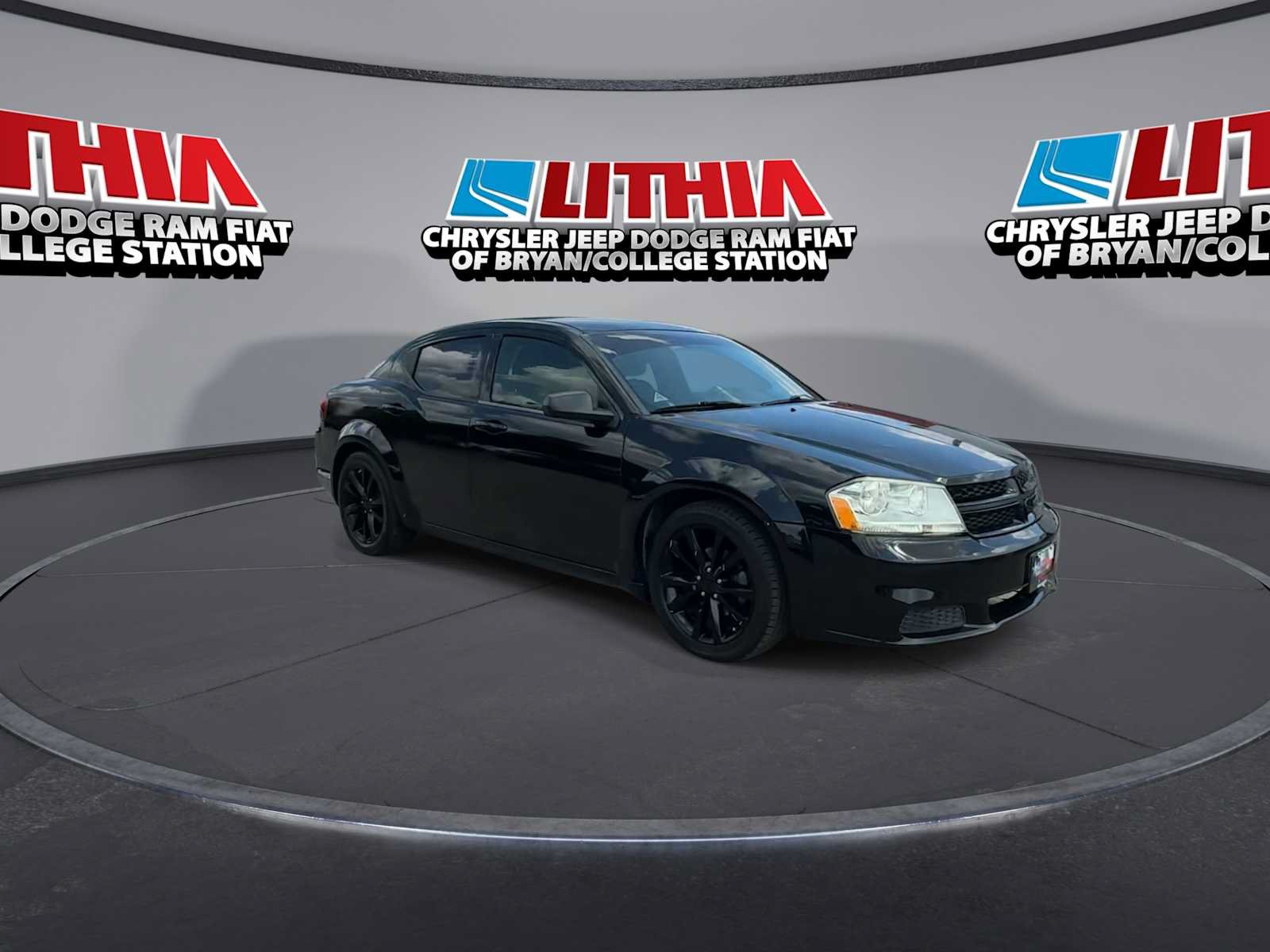 Used 2013 Dodge Avenger SE FWD image 2