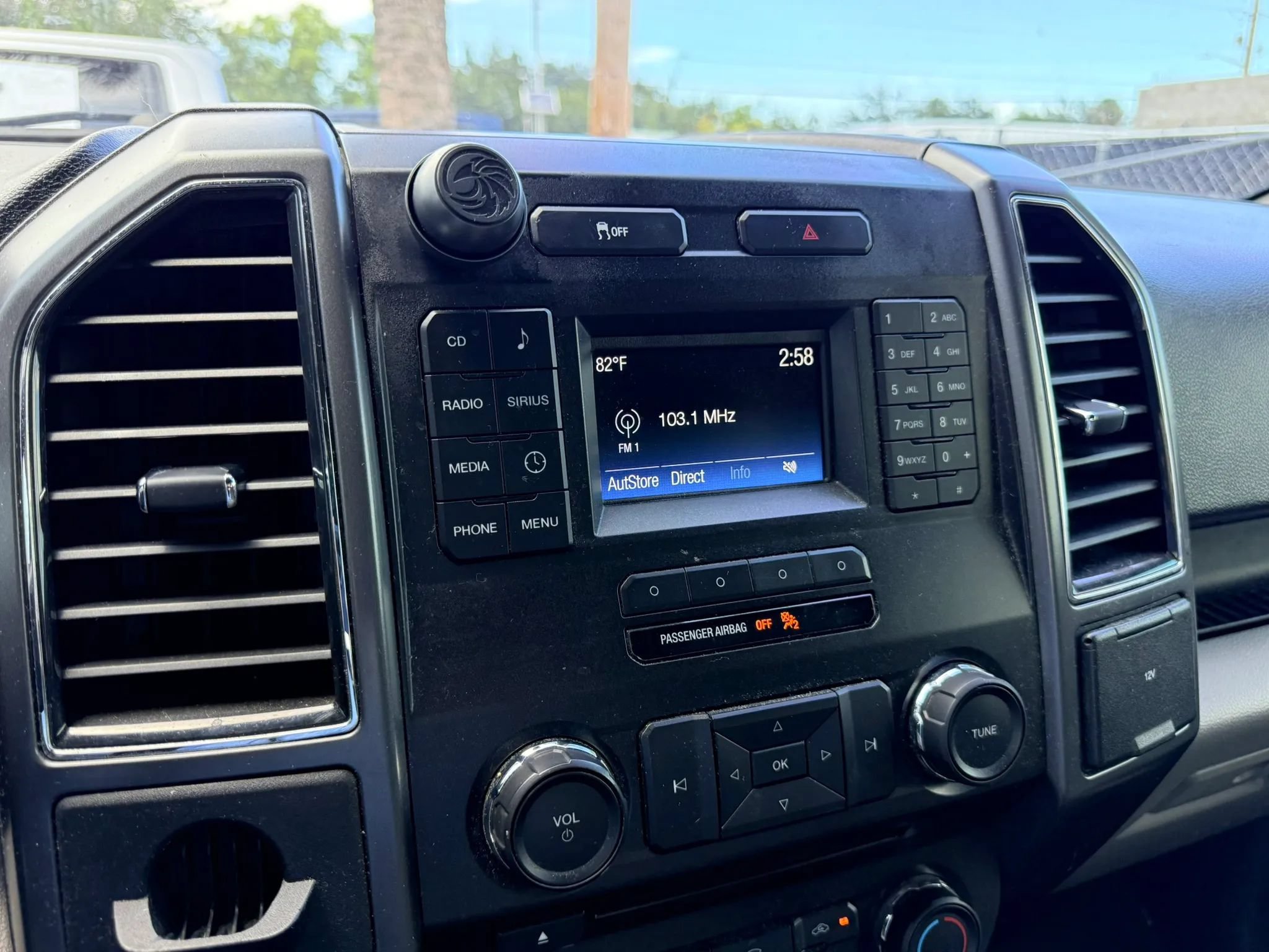 Used 2017 Ford F150 XLT RWD image 13