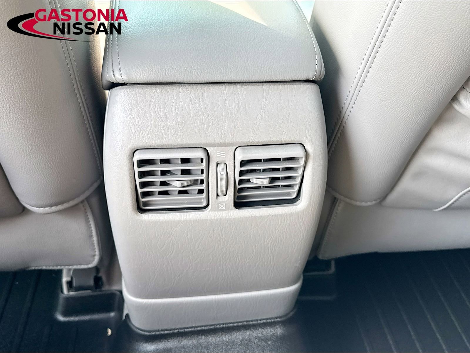 Used 2004 Toyota Camry XLE FWD image 31