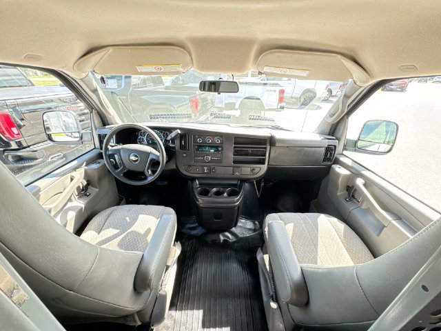 Used 2016 Chevrolet Express 2500 RWD image 18