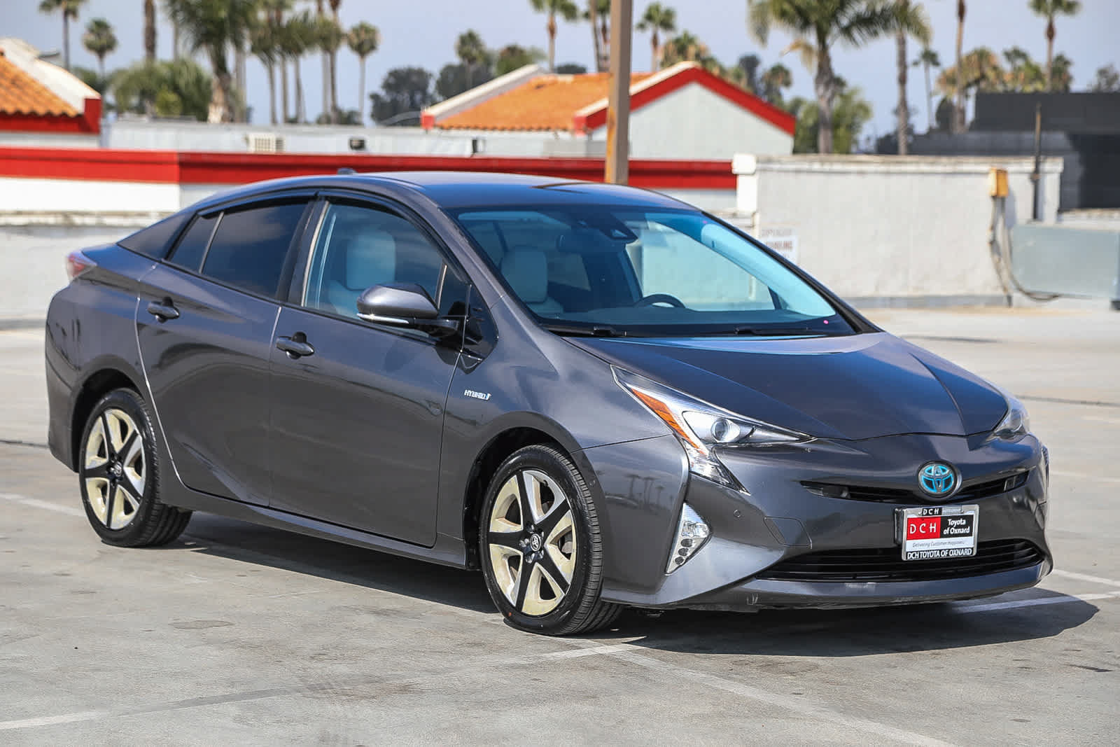 Used 2016 Toyota Prius Four Touring w/ Premium Convenience Package FWD image 4