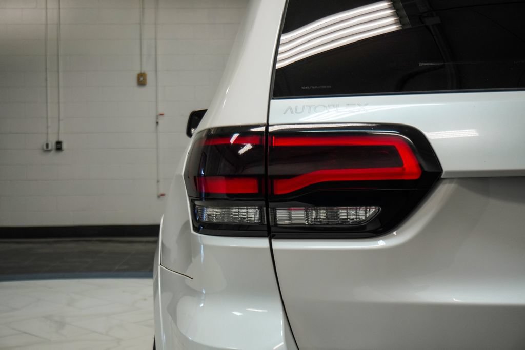 Used 2018 Jeep Grand Cherokee Trackhawk AWD/4WD image 35