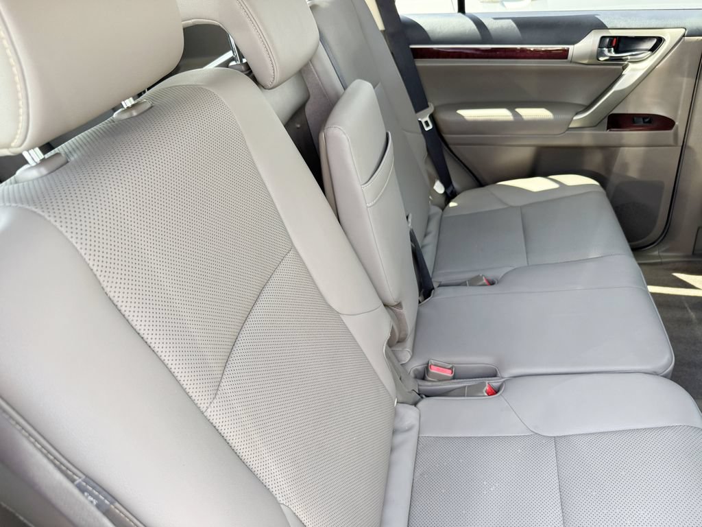 Used 2019 Lexus GX 460 AWD/4WD image 30