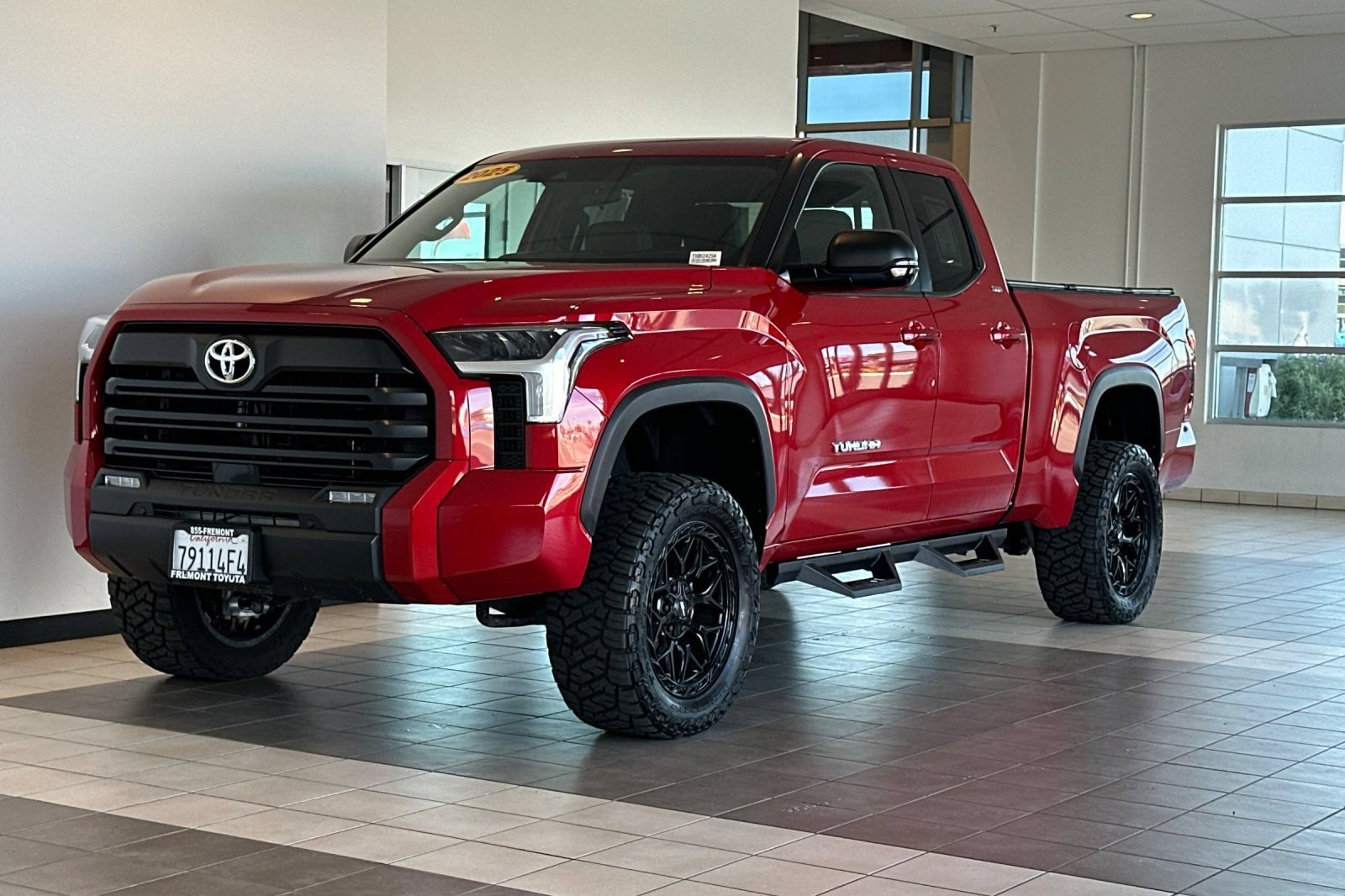 Used 2025 Toyota Tundra SR5 w/ SR5 Premium Package AWD/4WD image 8