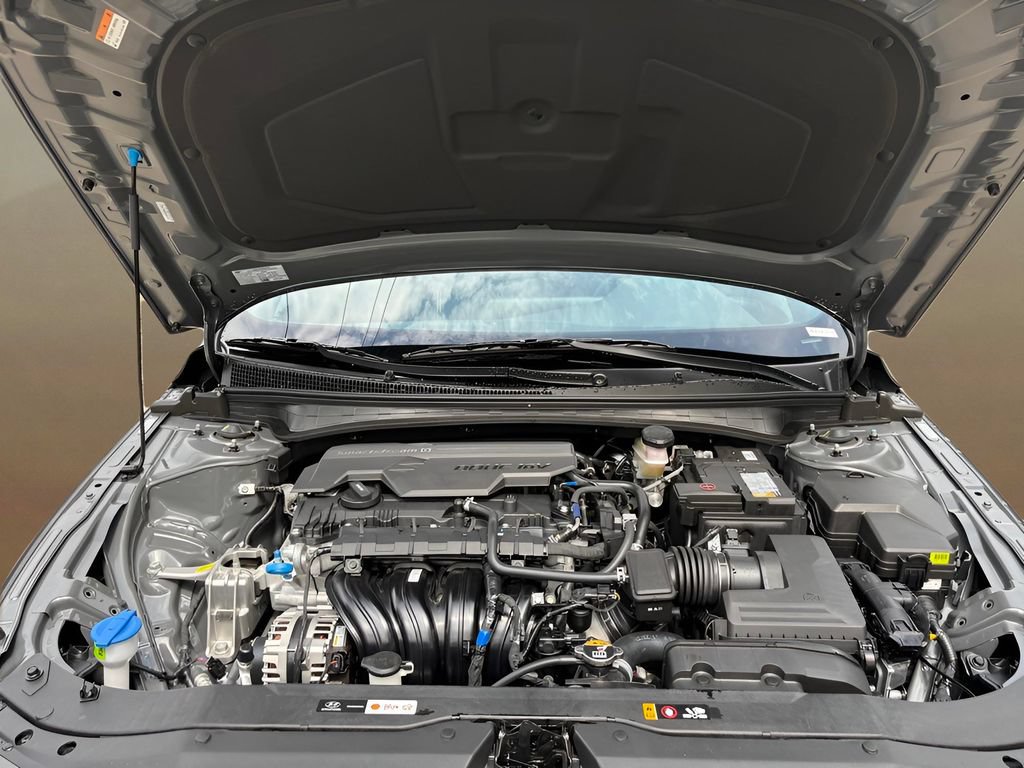 Used 2025 Hyundai Elantra Sport FWD image 23