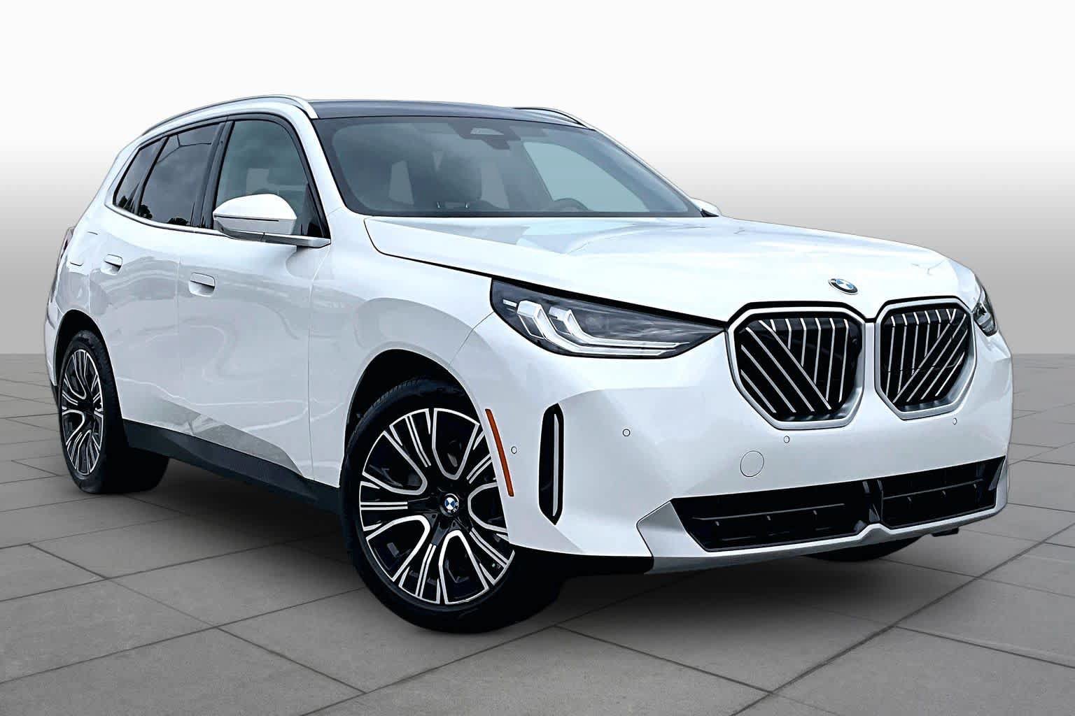 Used 2025 BMW X3 xDrive30i w/ Premium Package AWD/4WD image 3