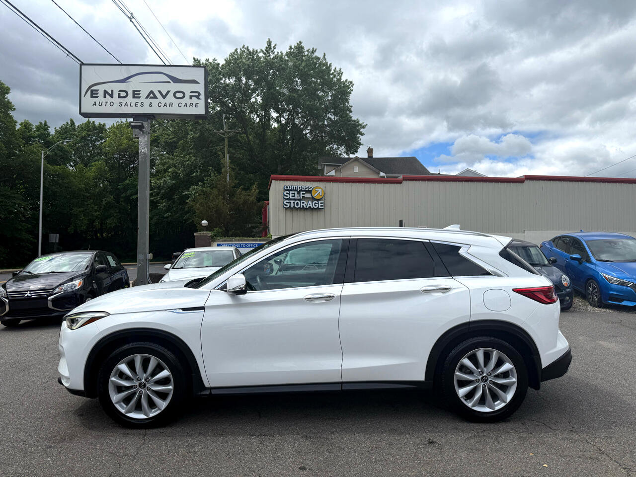 Used 2019 INFINITI QX50 Essential w/ Premium Audio Package image 3