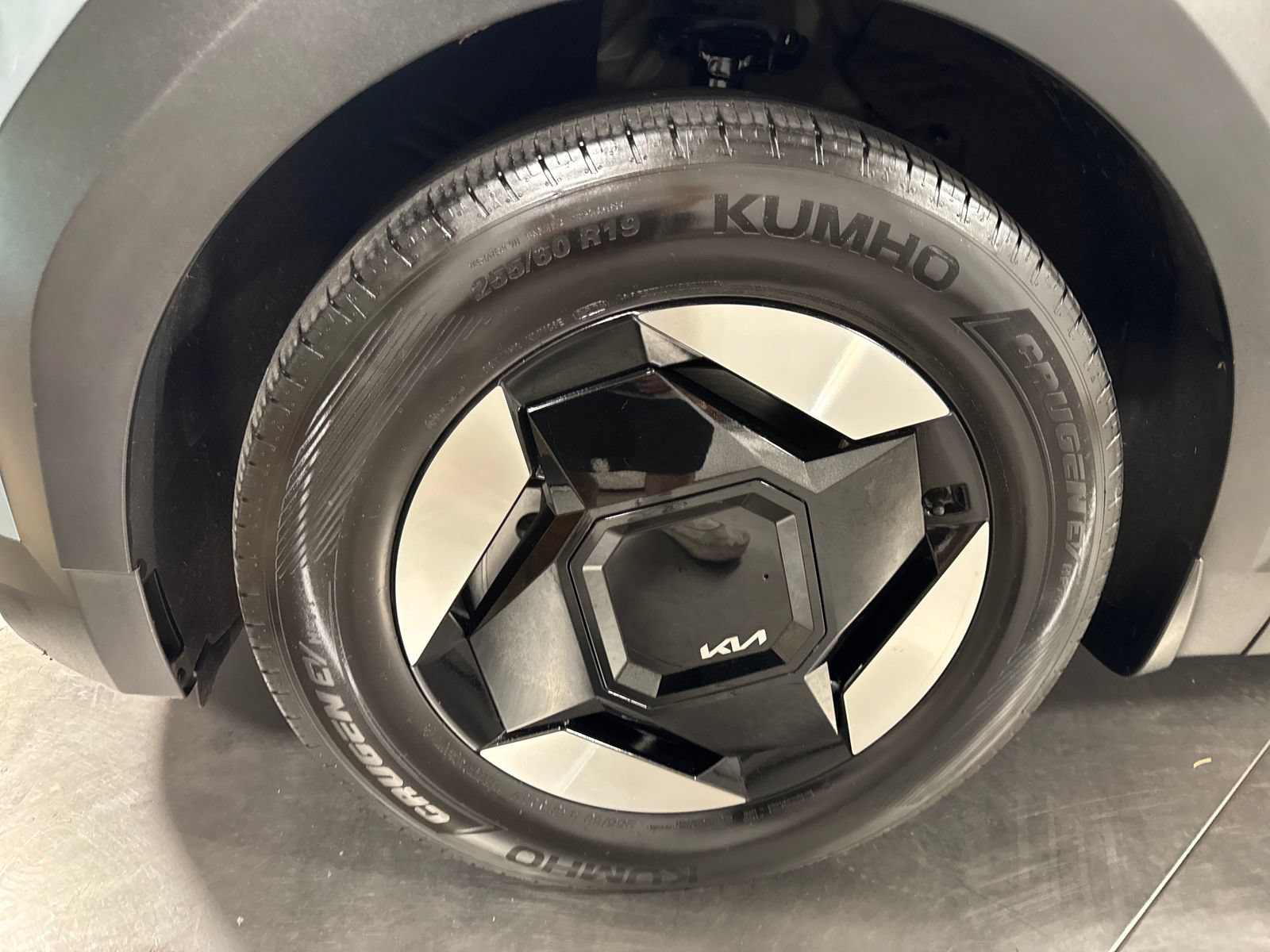Certified 2024 Kia EV9 Wind AWD/4WD image 2