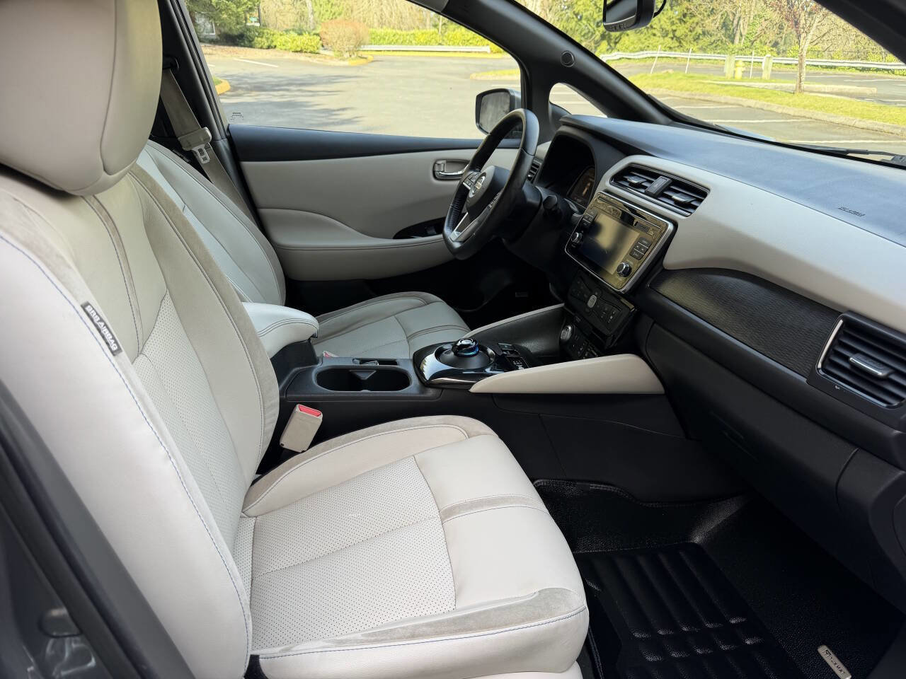 Used 2018 Nissan Leaf SL w/ SL Technology Package image 15