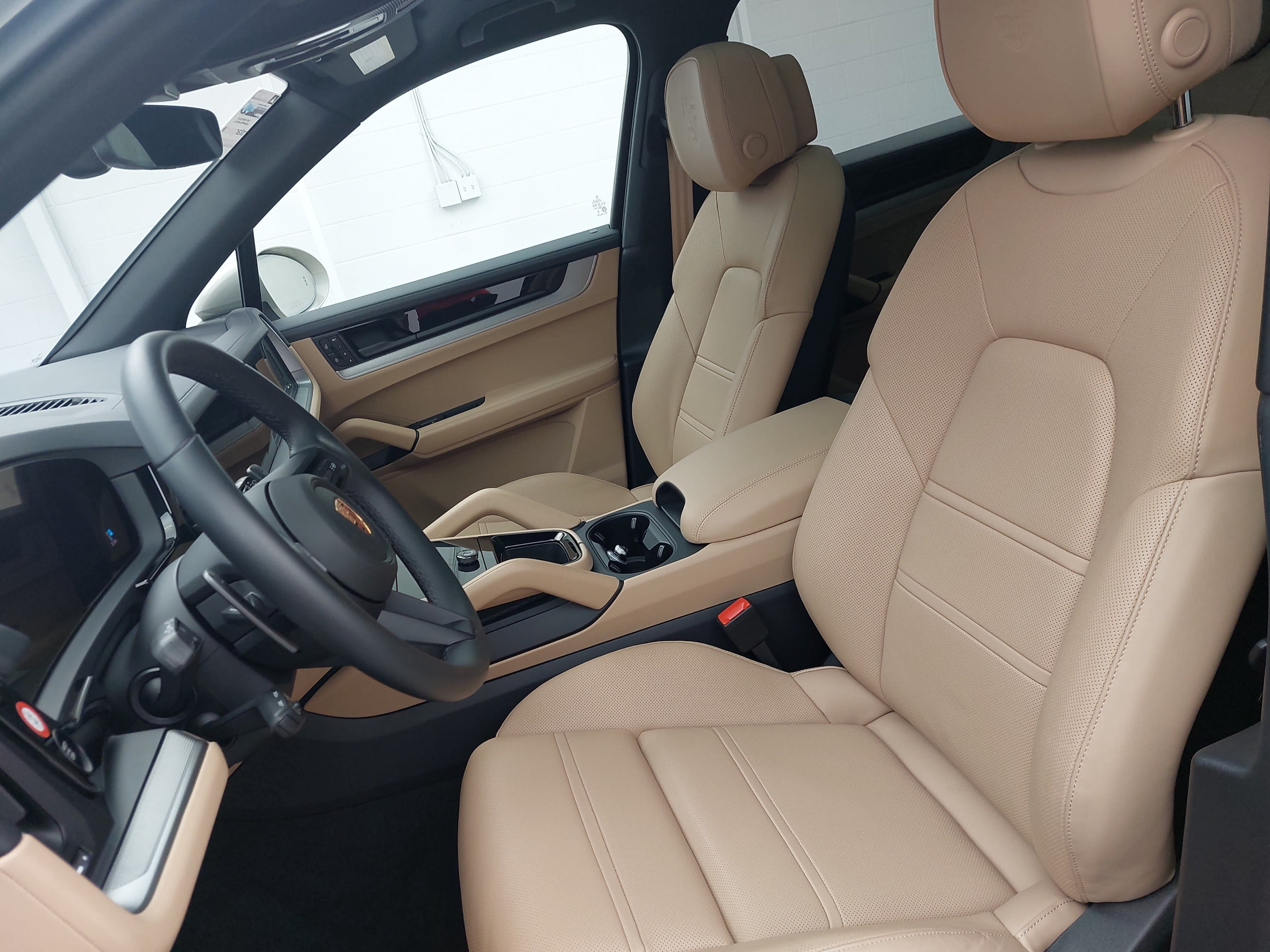 Certified 2026 Porsche Cayenne AWD/4WD image 17