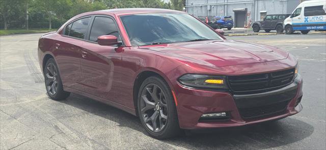 Used 2017 Dodge Charger SXT w/ Plus Group RWD image 9