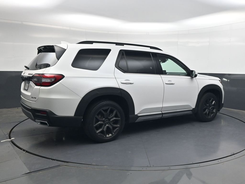 Used 2023 Honda Pilot Elite image 4