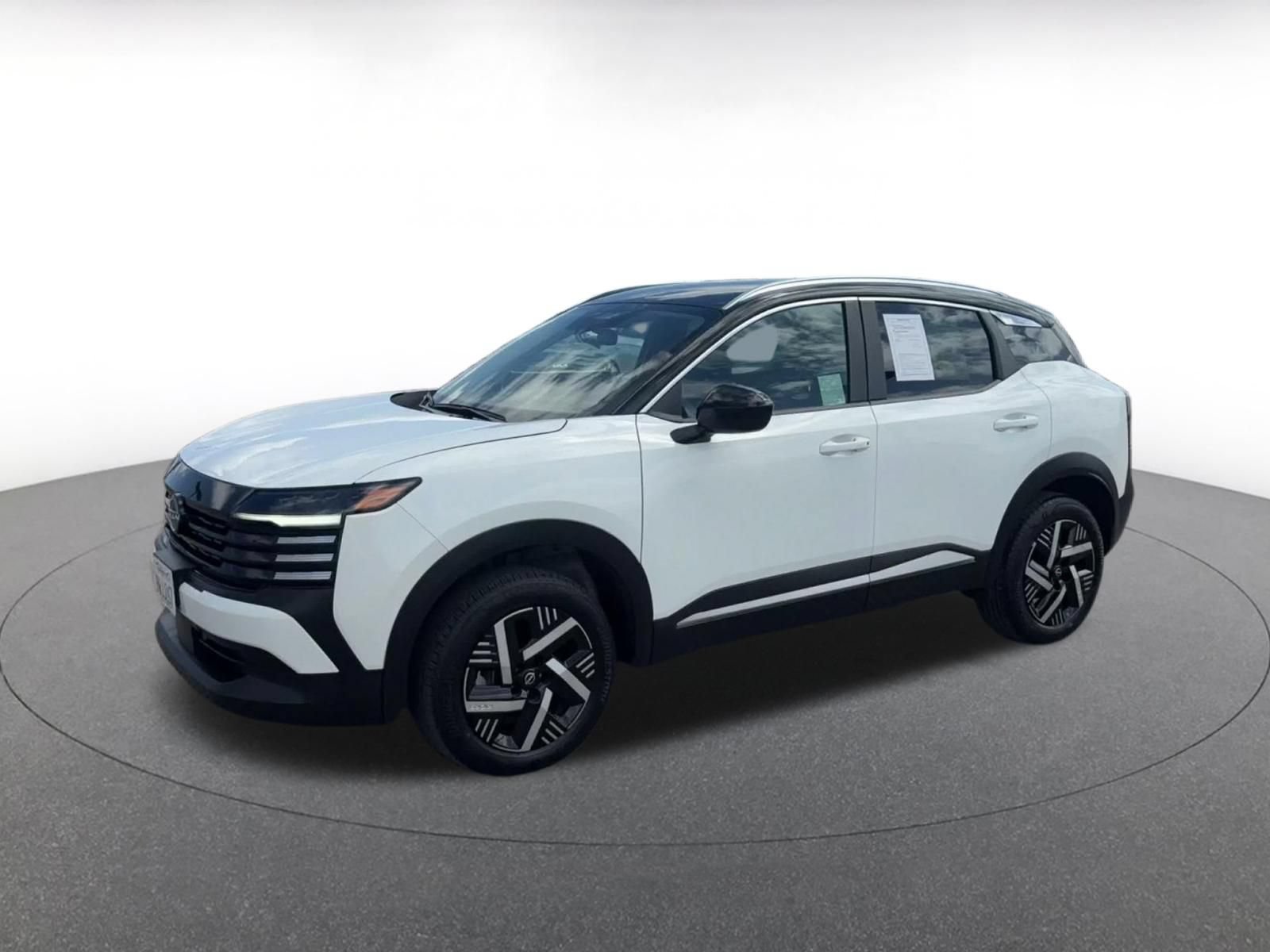 Used 2026 Nissan Kicks SV w/ Cold Weather Package FWD image 7