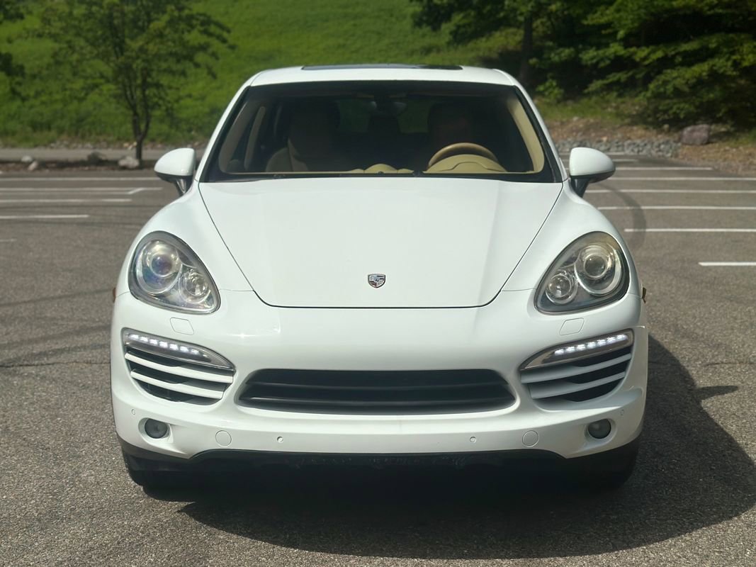 Used 2013 Porsche Cayenne Diesel AWD/4WD image 2