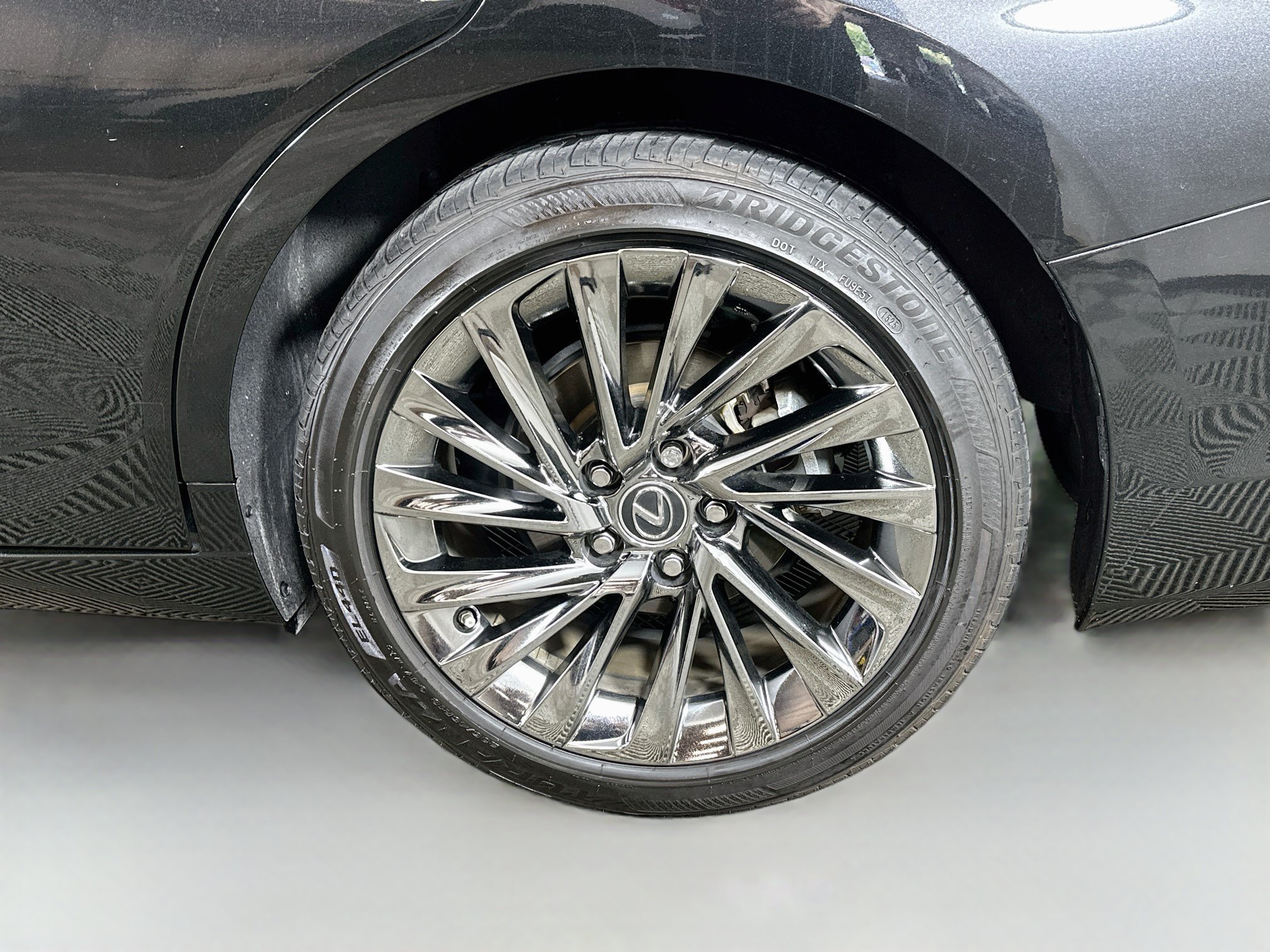 Certified 2025 Lexus ES 300h w/ Accessory Package (Z2) FWD image 29