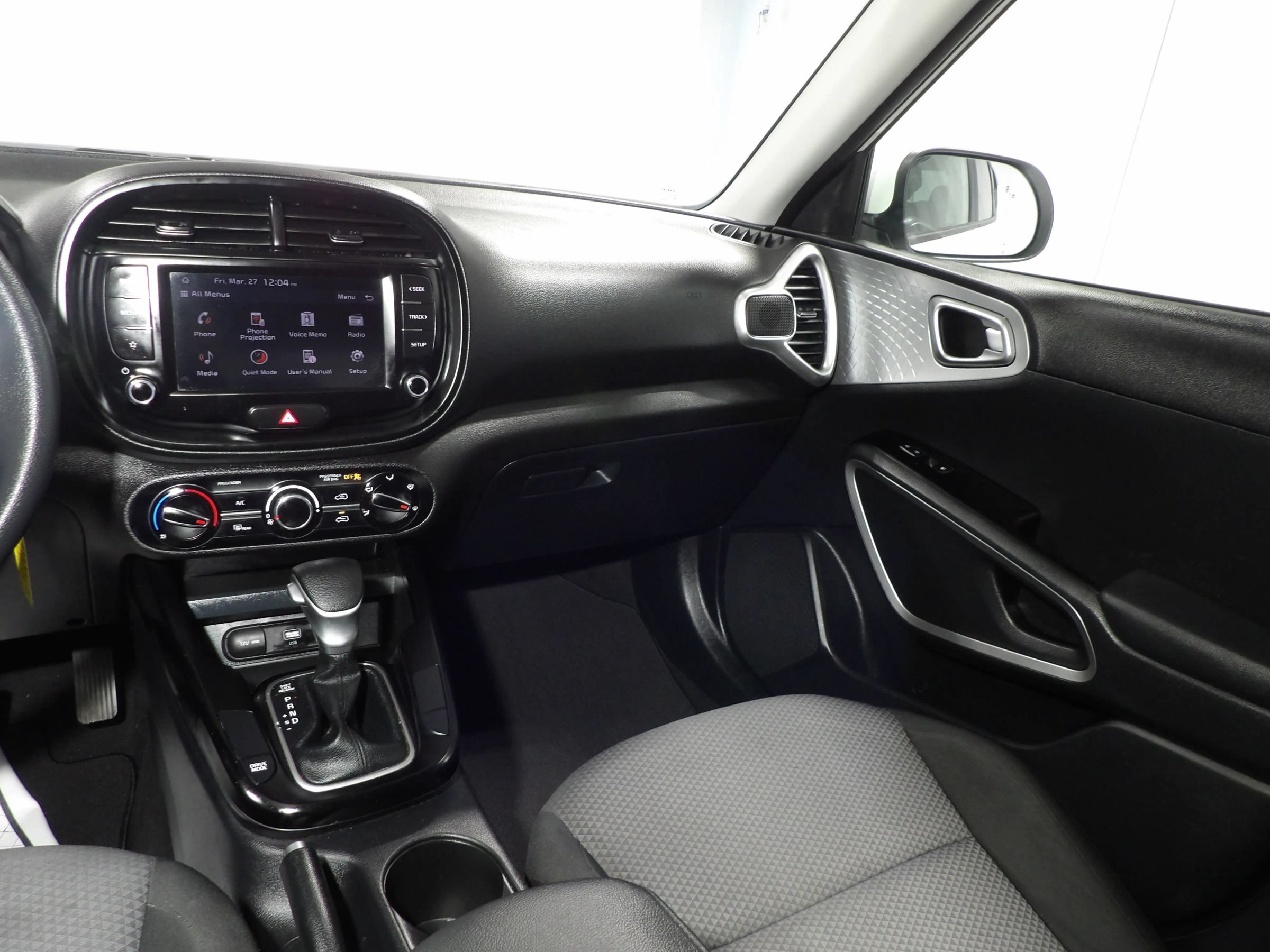 Used 2023 Kia Soul LX w/ Option Group 015 FWD image 13