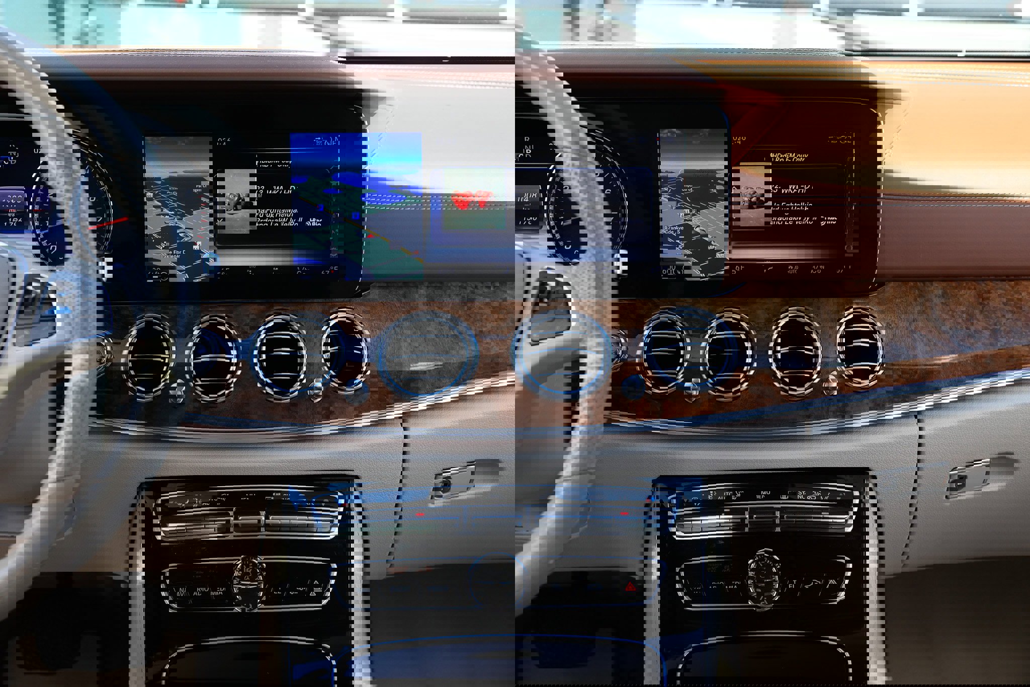 Used 2017 Mercedes-Benz E 300 4MATIC image 38