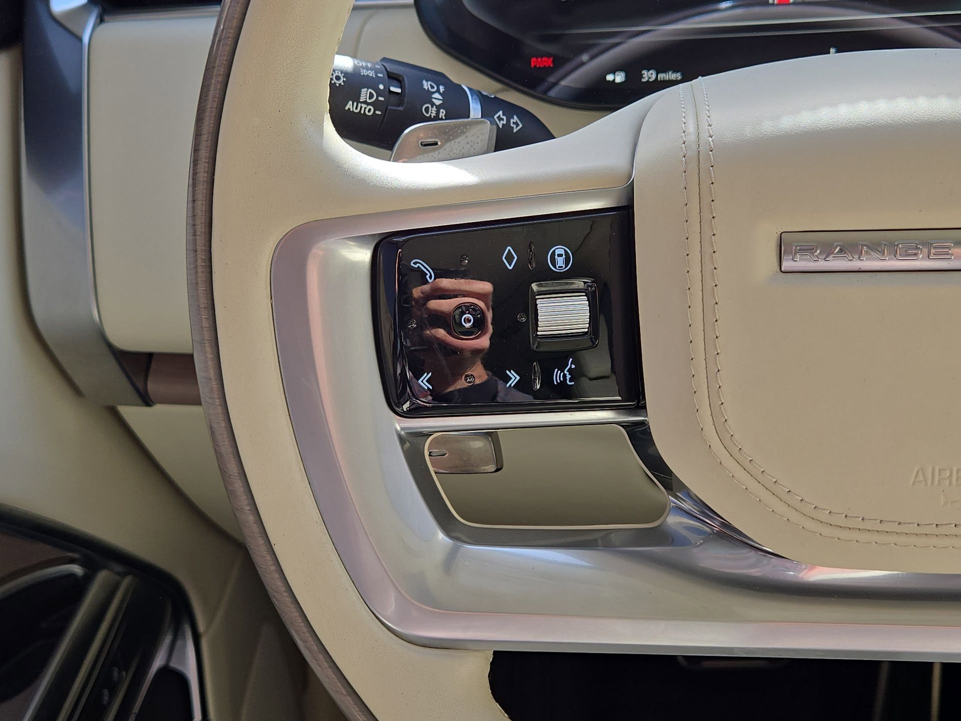 Used 2024 Land Rover Range Rover SE AWD/4WD image 21
