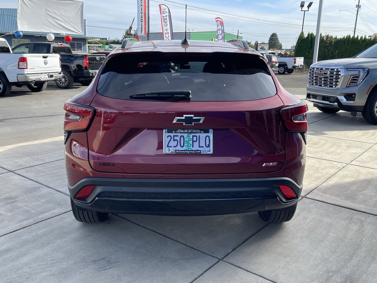 Used 2024 Chevrolet Trax RS w/ Sunroof Package FWD image 4