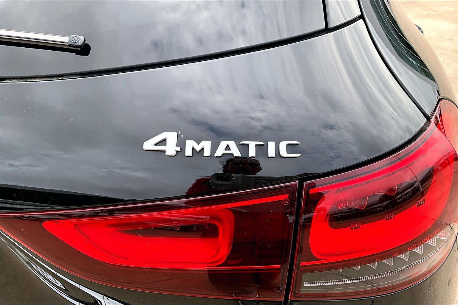 Used 2021 Mercedes-Benz GLA 250 4MATIC w/ Premium Package image 10