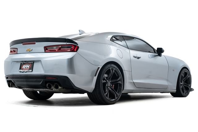 Used 2017 Chevrolet Camaro SS image 4