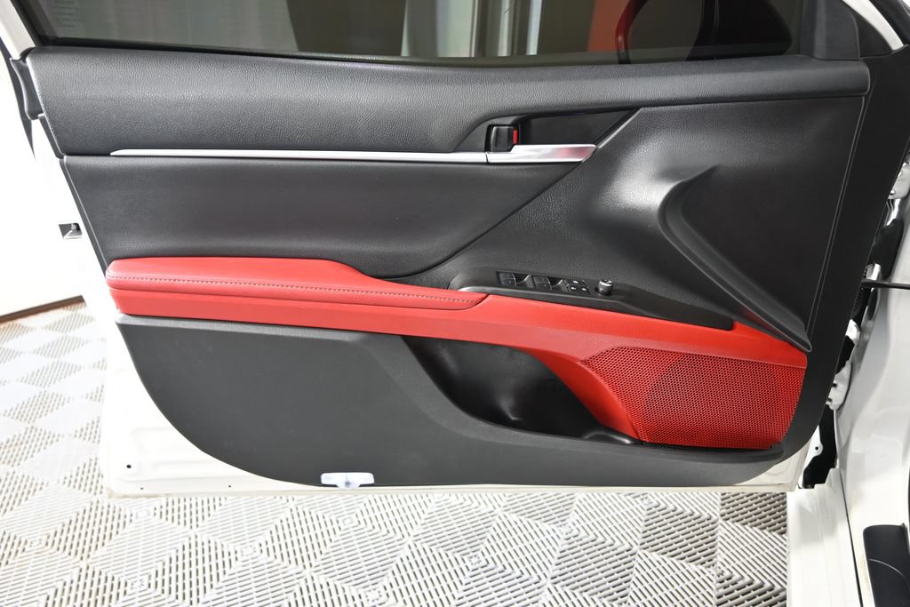 Used 2022 Toyota Camry XSE FWD image 18