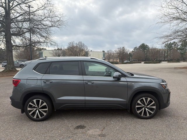 Used 2022 Volkswagen Taos SE image 5