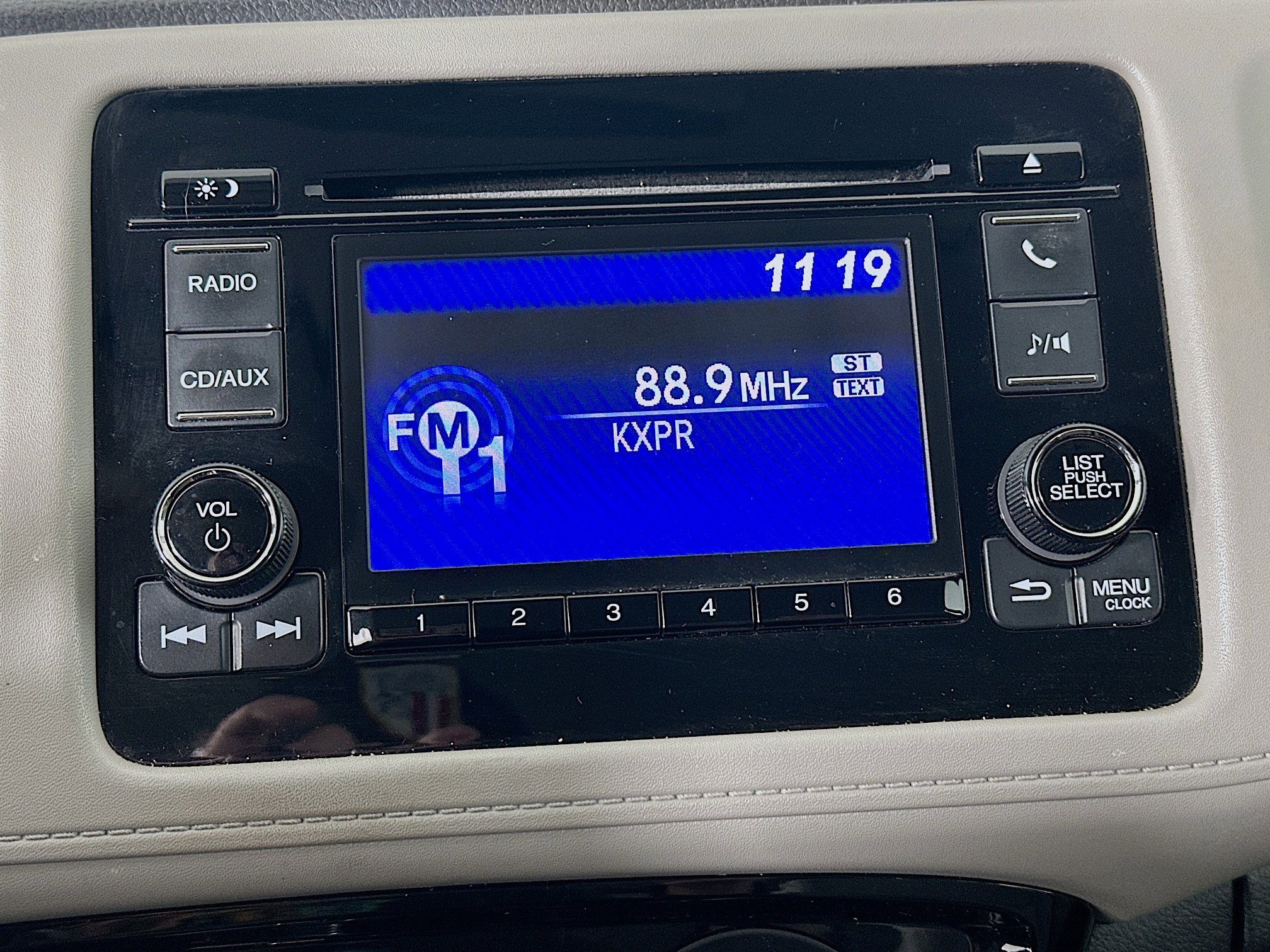 Used 2016 Honda HR-V LX image 19