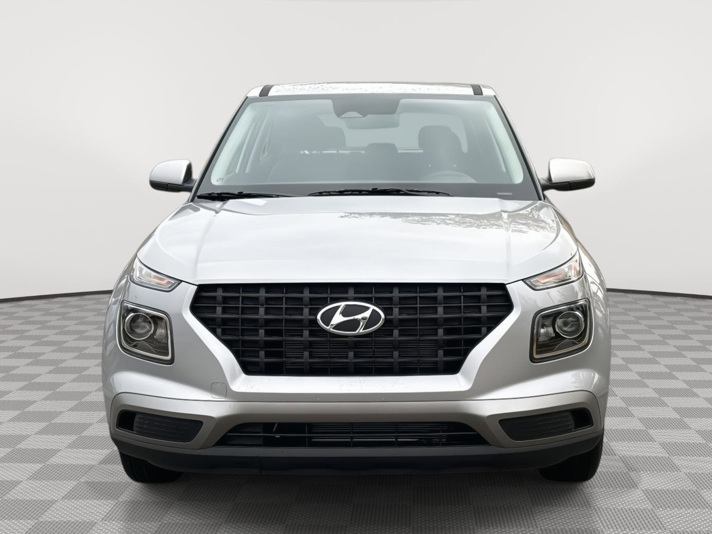 Used 2026 Hyundai Venue SE FWD image 2