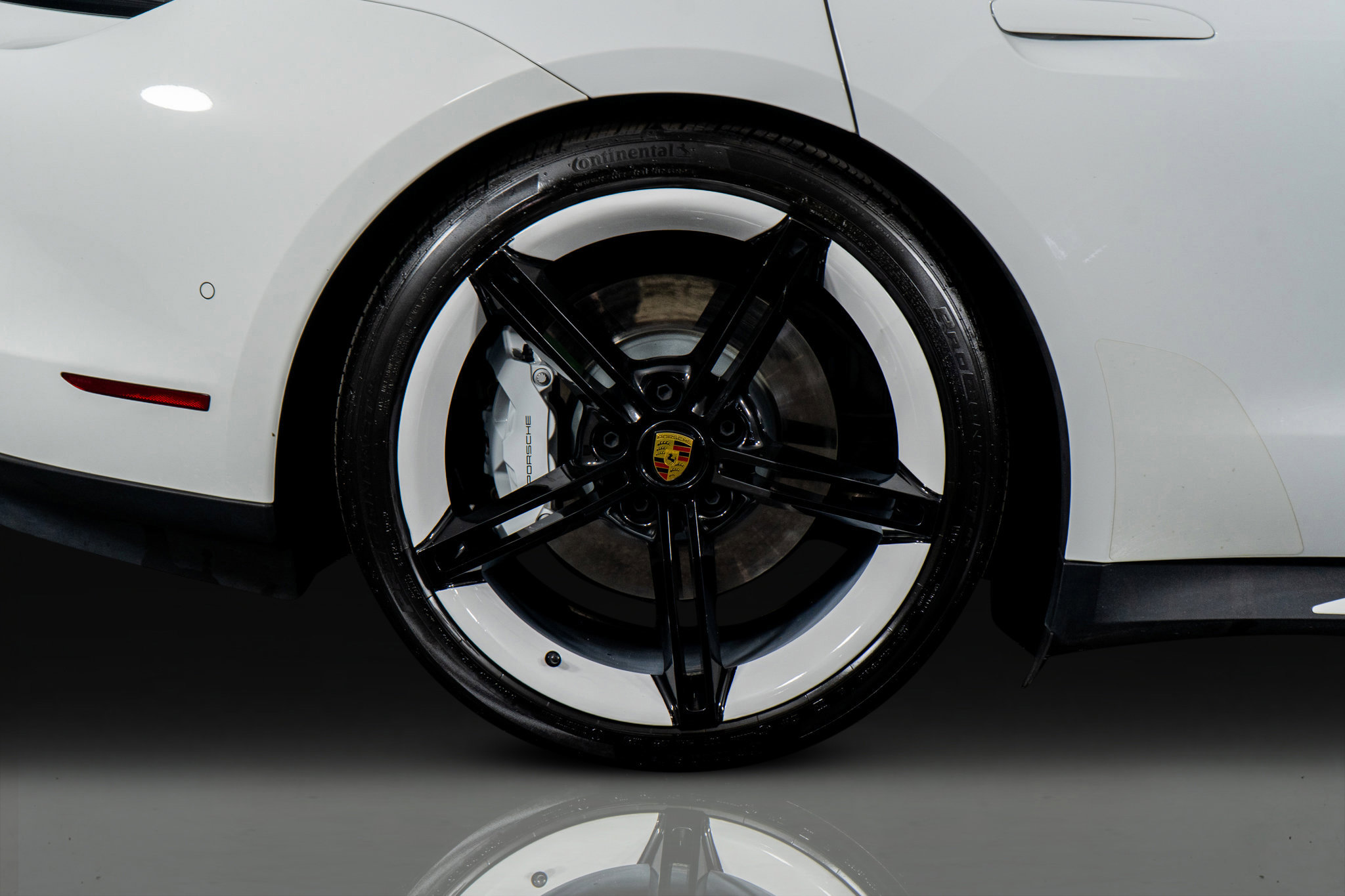 Used 2024 Porsche Taycan Turbo w/ Premium Package image 9