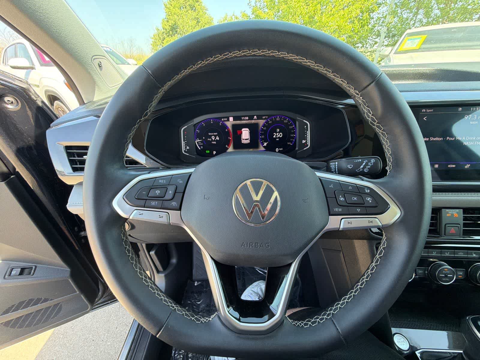 Used 2023 Volkswagen Taos SEL AWD/4WD image 3