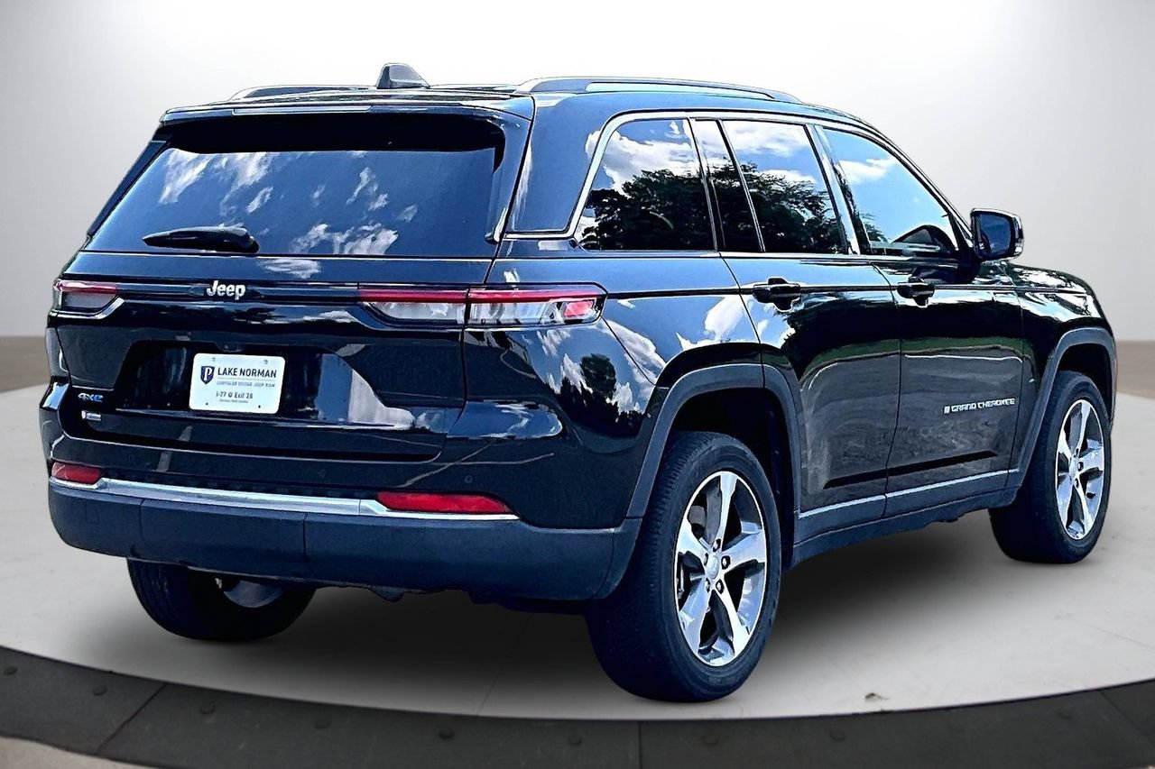 Used 2023 Jeep Grand Cherokee 4WD 4xe image 8
